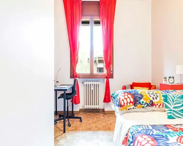 Küche; küchengeräte, holzboden, tageslicht, moderner stil