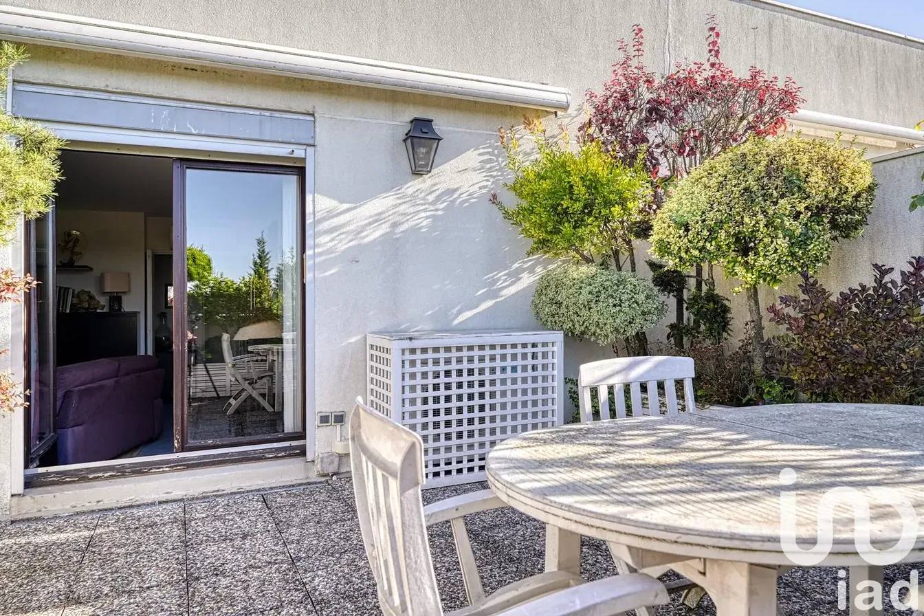 Kitchen; kitchen appliances, wood floor, natural light, modern style