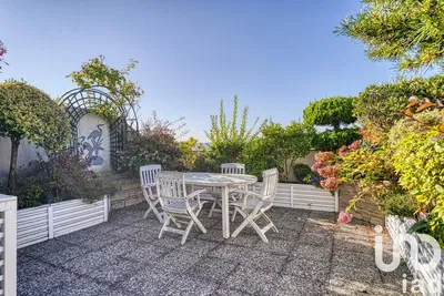 Kitchen; kitchen appliances, wood floor, natural light, modern style