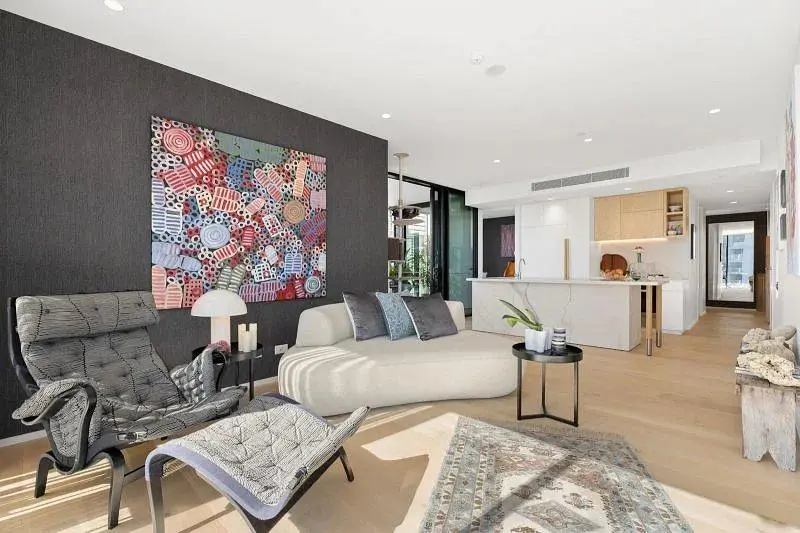 مطبخ; أجهزة المطبخ, أرضية خشبية, ضوء طبيعي, أسلوب عصري