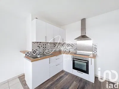 مطبخ; أجهزة المطبخ, أرضية خشبية, ضوء طبيعي, أسلوب عصري