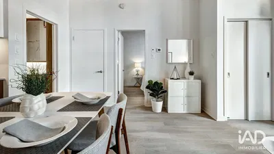 Living room; wood floor, natural light, modern style