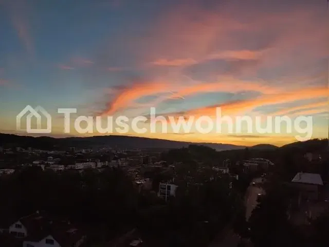 Küche; küchengeräte, holzboden, tageslicht, moderner stil