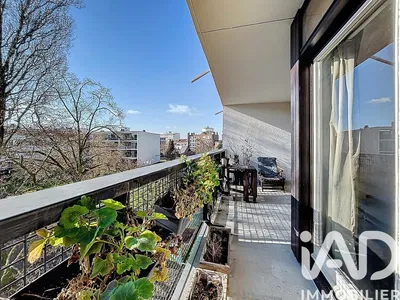 Wohnzimmer; holzboden, tageslicht, moderner stil