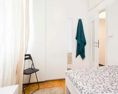 Küche; küchengeräte, holzboden, tageslicht, moderner stil