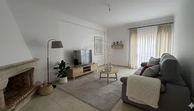 Küche; küchengeräte, holzboden, tageslicht, moderner stil