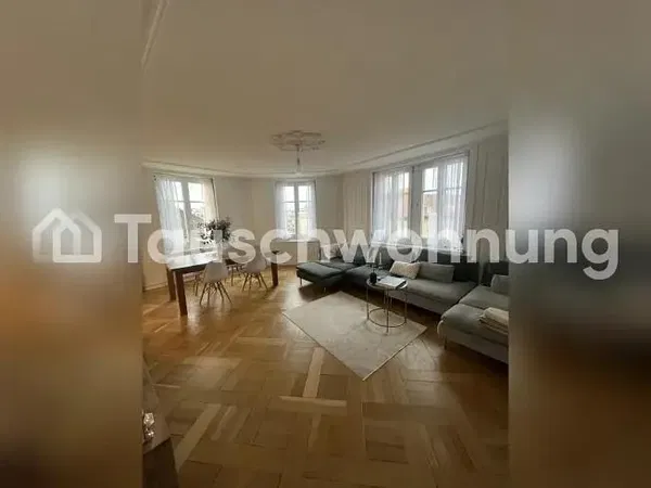 Küche; küchengeräte, holzboden, tageslicht, moderner stil