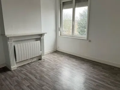 Küche; küchengeräte, holzboden, tageslicht, moderner stil