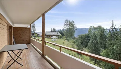 Wohnzimmer; holzboden, tageslicht, moderner stil