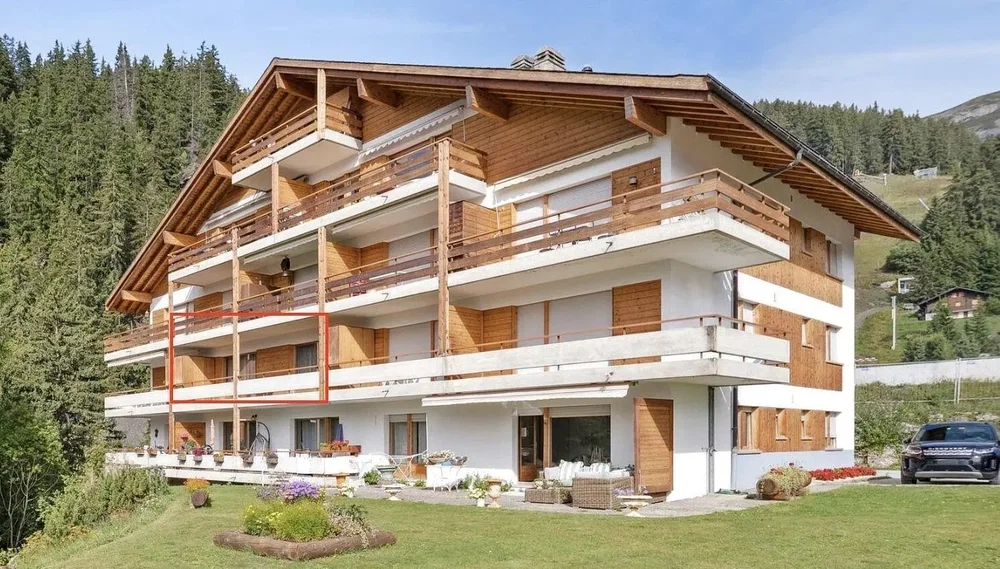 Küche; küchengeräte, holzboden, tageslicht, moderner stil