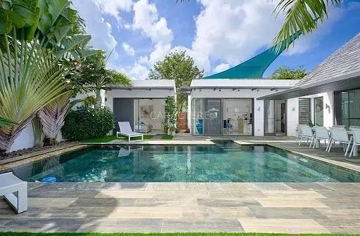 Küche; küchengeräte, holzboden, tageslicht, moderner stil