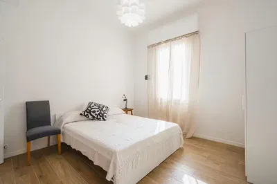 Cuisine; électroménager, parquet, lumière naturelle, style moderne