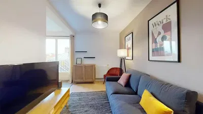 Cocina; electrodomésticos, suelo de madera, luz natural, estilo moderno