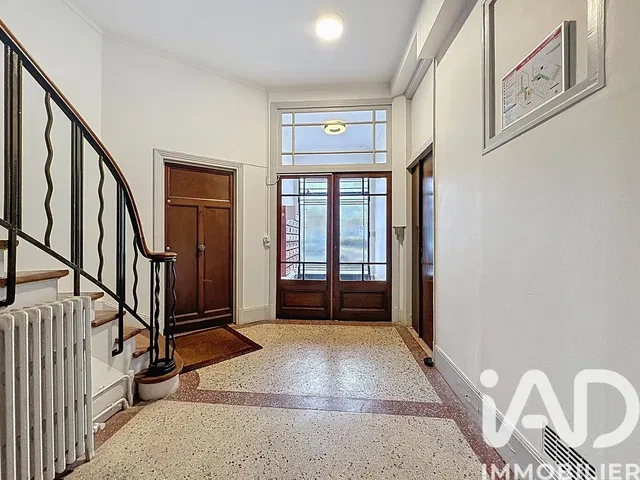 Cuisine; électroménager, parquet, lumière naturelle, style moderne