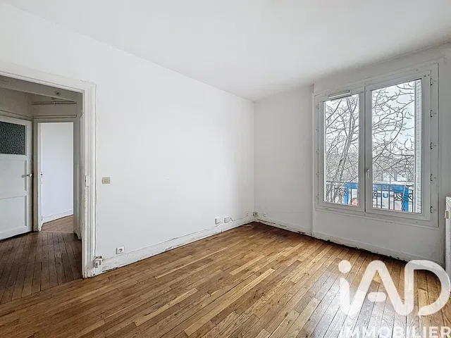 Cuisine; électroménager, parquet, lumière naturelle, style moderne