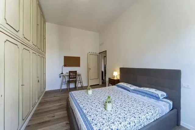 مطبخ; أجهزة المطبخ, أرضية خشبية, ضوء طبيعي, أسلوب عصري