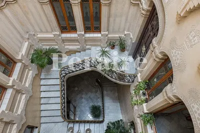 Küche; küchengeräte, holzboden, tageslicht, moderner stil