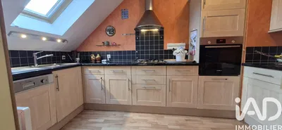 Küche; küchengeräte, holzboden, tageslicht, moderner stil