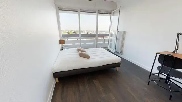 Küche; küchengeräte, holzboden, tageslicht, moderner stil