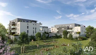 Кухиња; кухињски апарати, дрвени под, природно светло, модерни стил