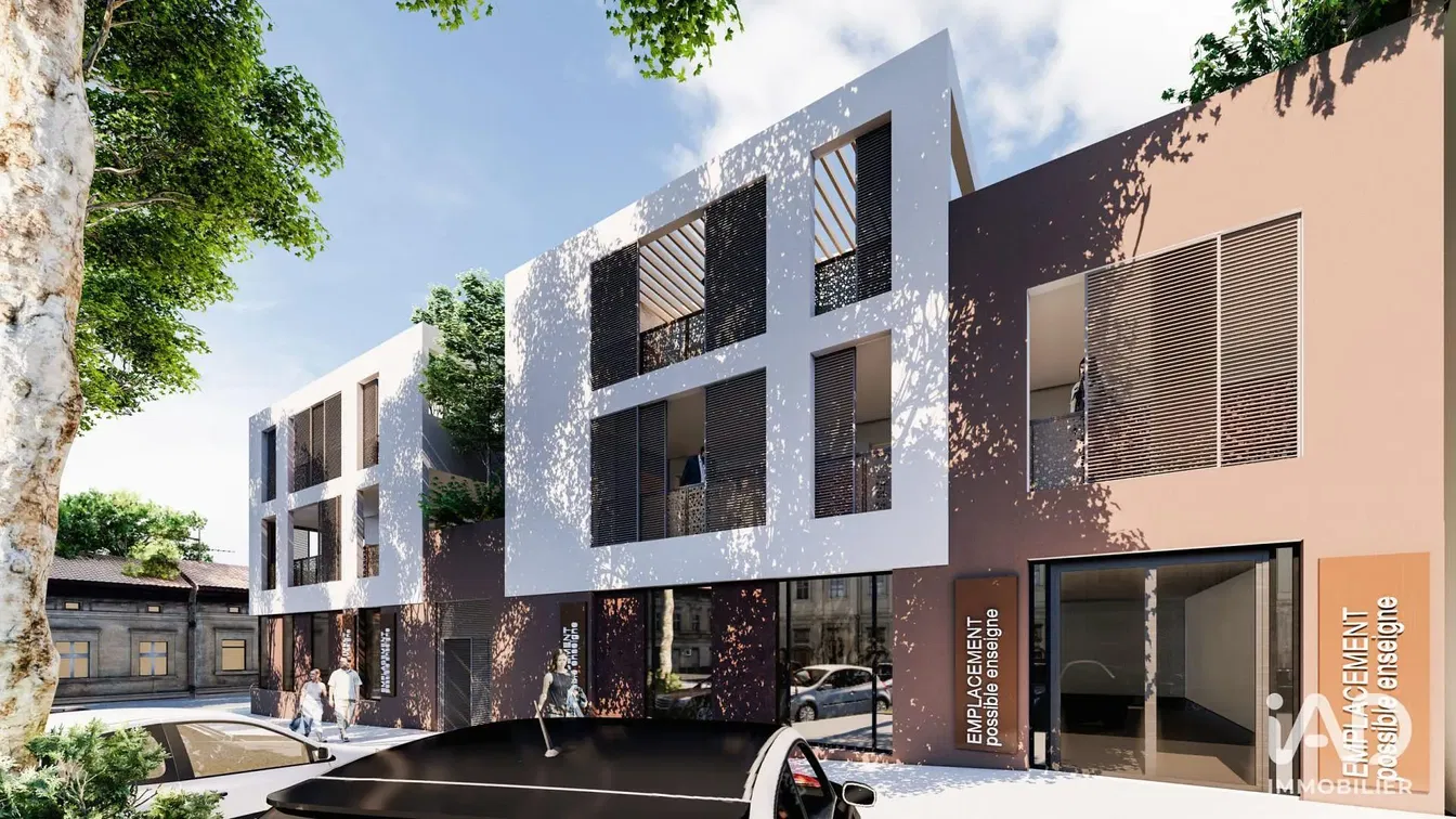 Kuhinja; kuhinjski aparati, drveni pod, prirodno svjetlo, moderni stil