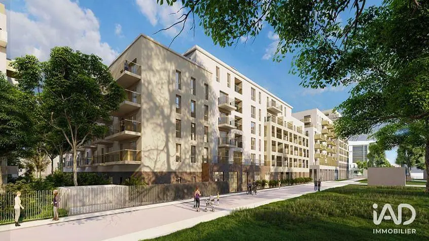 Cozinha; eletrodomésticos, chão de madeira, luz natural, estilo moderno