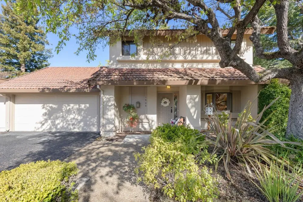 Küche; küchengeräte, holzboden, tageslicht, moderner stil