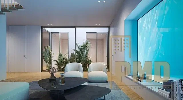 Cozinha; eletrodomésticos, chão de madeira, luz natural, estilo moderno