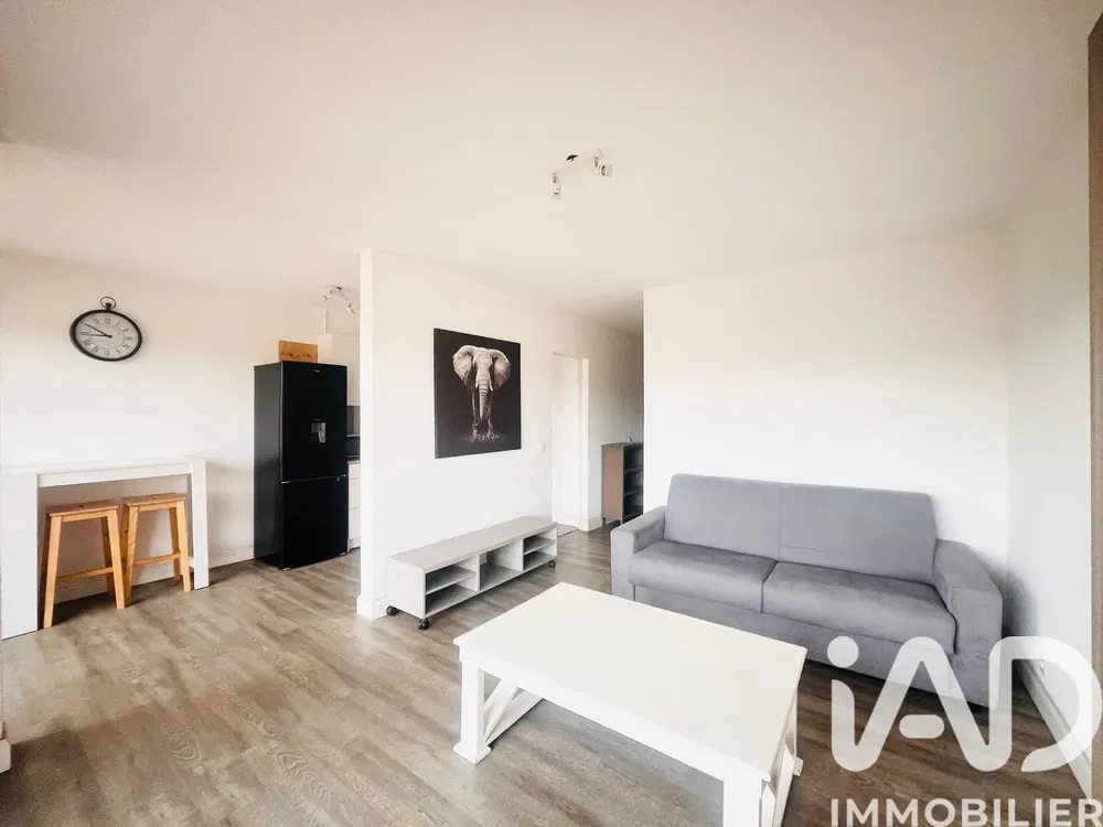 Küche; küchengeräte, holzboden, tageslicht, moderner stil