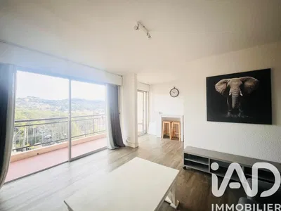 Küche; küchengeräte, holzboden, tageslicht, moderner stil