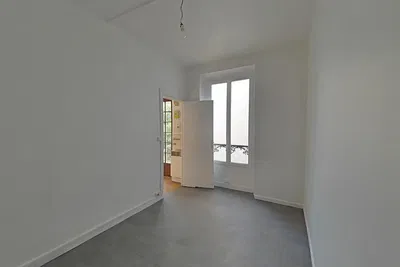 Küche; küchengeräte, holzboden, tageslicht, moderner stil