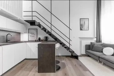 Κουζίνα; συσκευές κουζίνας, ξύλινο πάτωμα, φυσικό φως, μοντέρνο στυλ