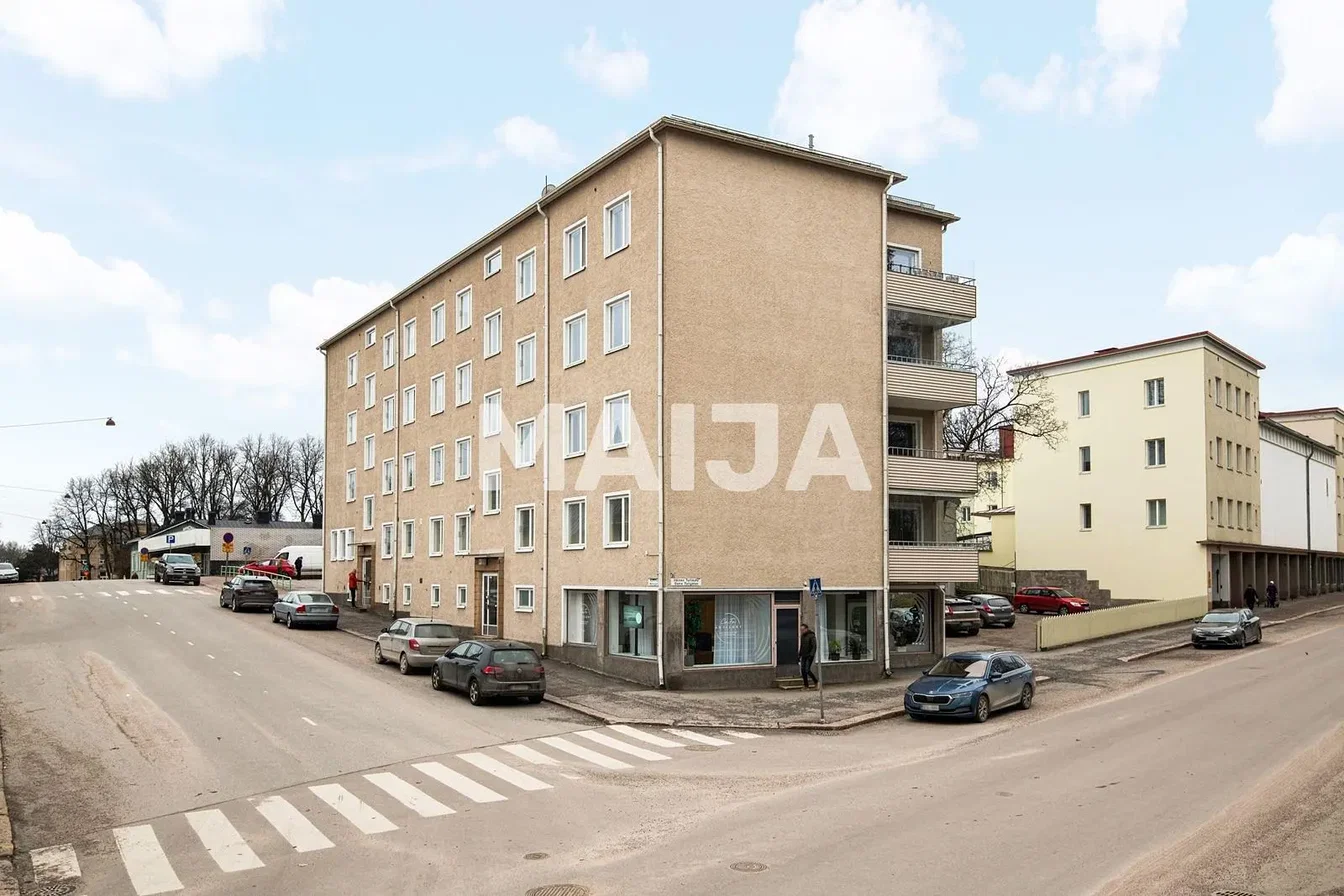 Küche; küchengeräte, holzboden, tageslicht, moderner stil