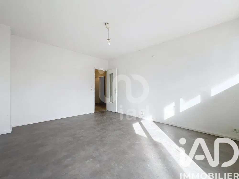 Wohnzimmer; holzboden, tageslicht, moderner stil