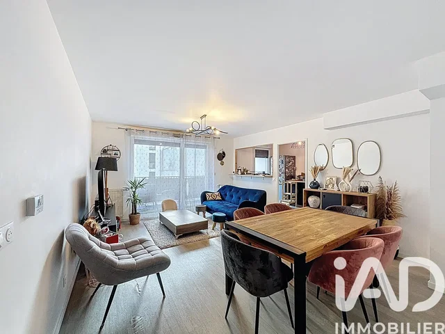 Kitchen; kitchen appliances, wood floor, natural light, modern style