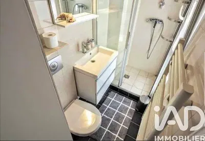 Salon; parquet, lumière naturelle, style moderne