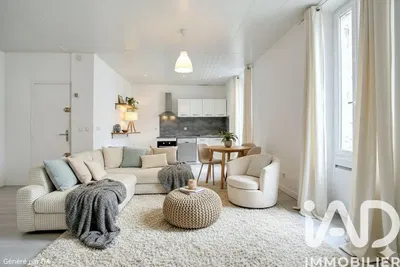 Cuisine; électroménager, parquet, lumière naturelle, style moderne