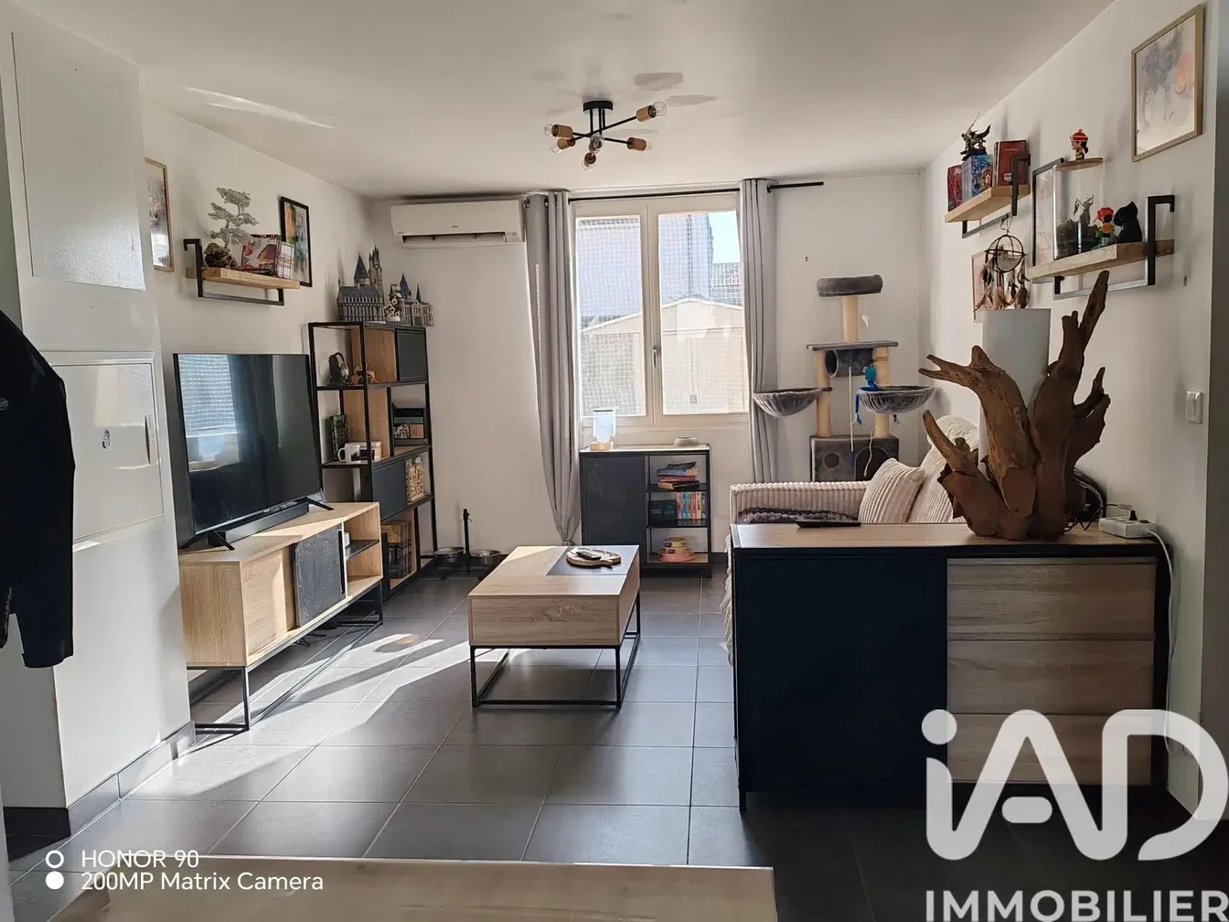 Wohnzimmer; holzboden, tageslicht, moderner stil