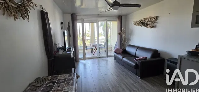 Küche; küchengeräte, holzboden, tageslicht, moderner stil