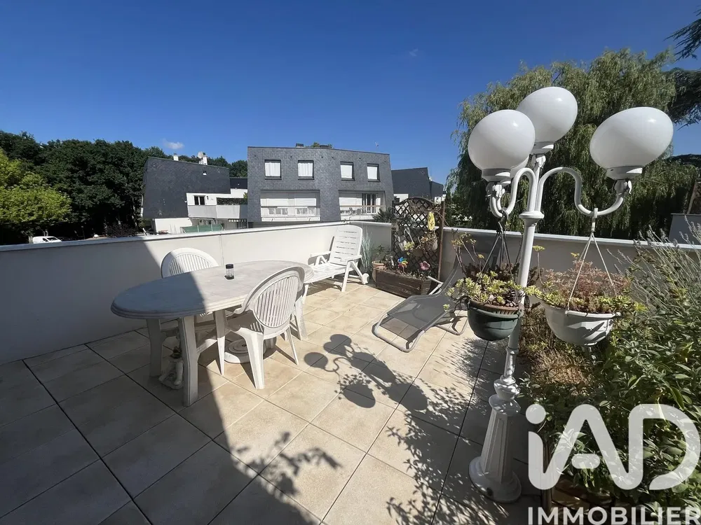 Wohnzimmer; holzboden, tageslicht, moderner stil