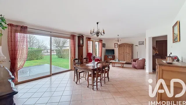 Küche; küchengeräte, holzboden, tageslicht, moderner stil