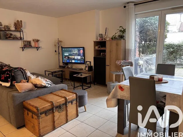 Küche; küchengeräte, holzboden, tageslicht, moderner stil