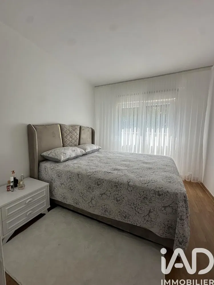 Küche; küchengeräte, holzboden, tageslicht, moderner stil