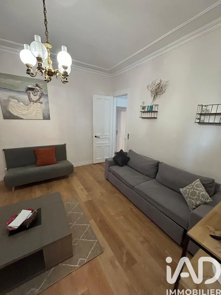 Küche; küchengeräte, holzboden, tageslicht, moderner stil