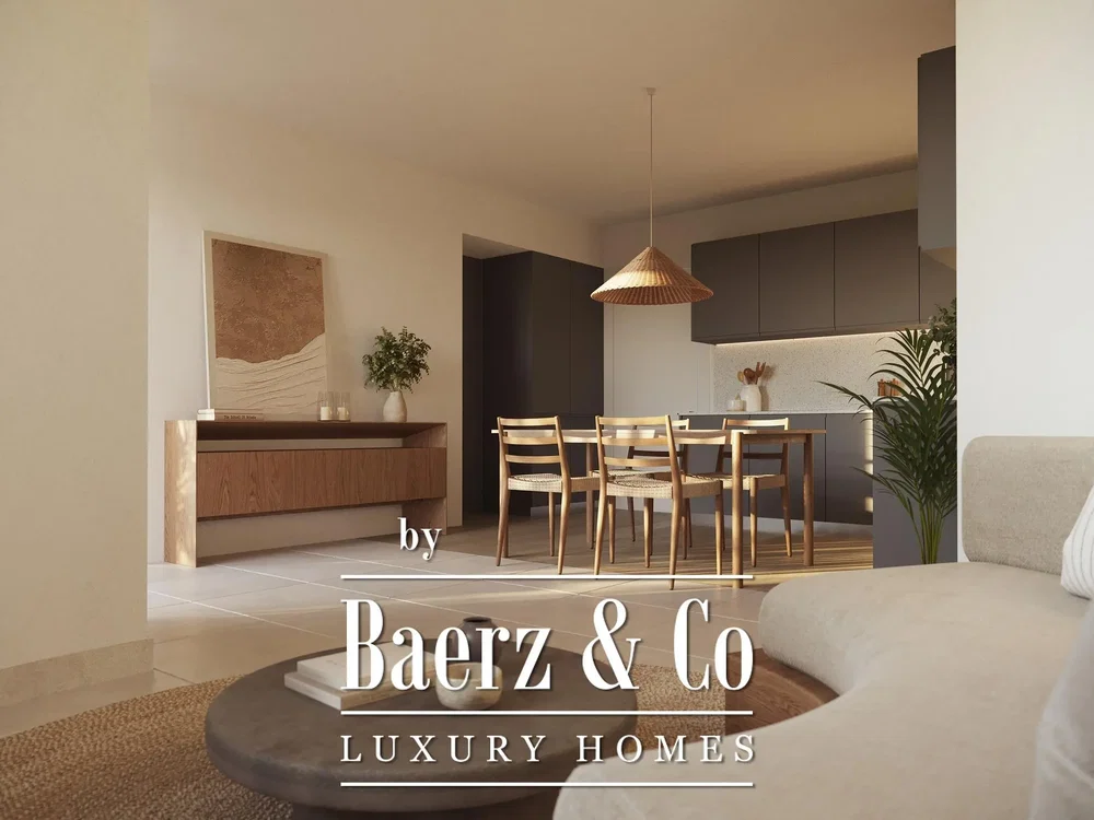 Mutfak; mutfak aletleri, ahşap zemin, doğal ışık, modern stil