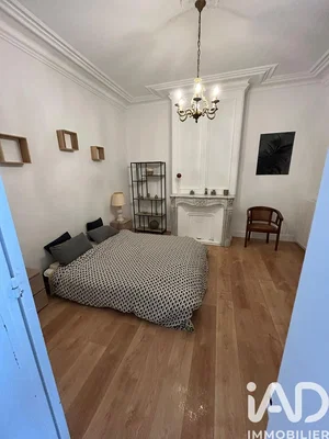 Cocina; electrodomésticos, suelo de madera, luz natural, estilo moderno
