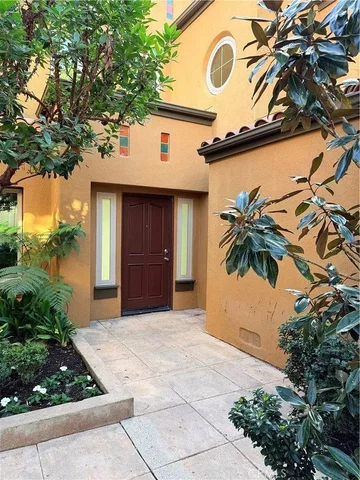 Cuisine; électroménager, parquet, lumière naturelle, style moderne