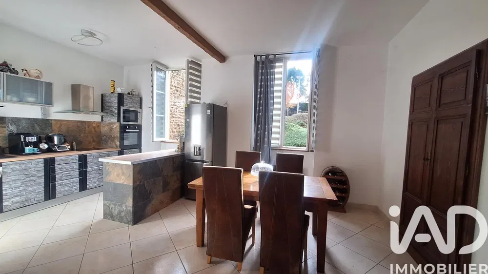 Küche; küchengeräte, holzboden, tageslicht, moderner stil