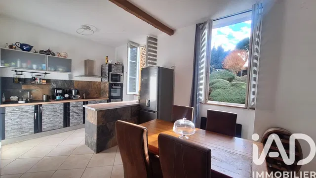 Küche; küchengeräte, holzboden, tageslicht, moderner stil