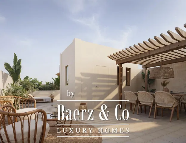 Κουζίνα; συσκευές κουζίνας, ξύλινο πάτωμα, φυσικό φως, μοντέρνο στυλ